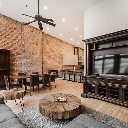 Elegant 3 Bedroom Apartment In Old Port - 302 Montreal Bagian luar foto